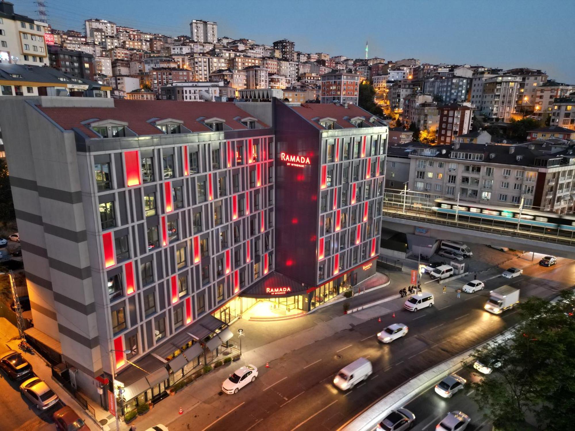 Ramada By Wyndham Istanbul Alibeykoy Hotel Exterior foto